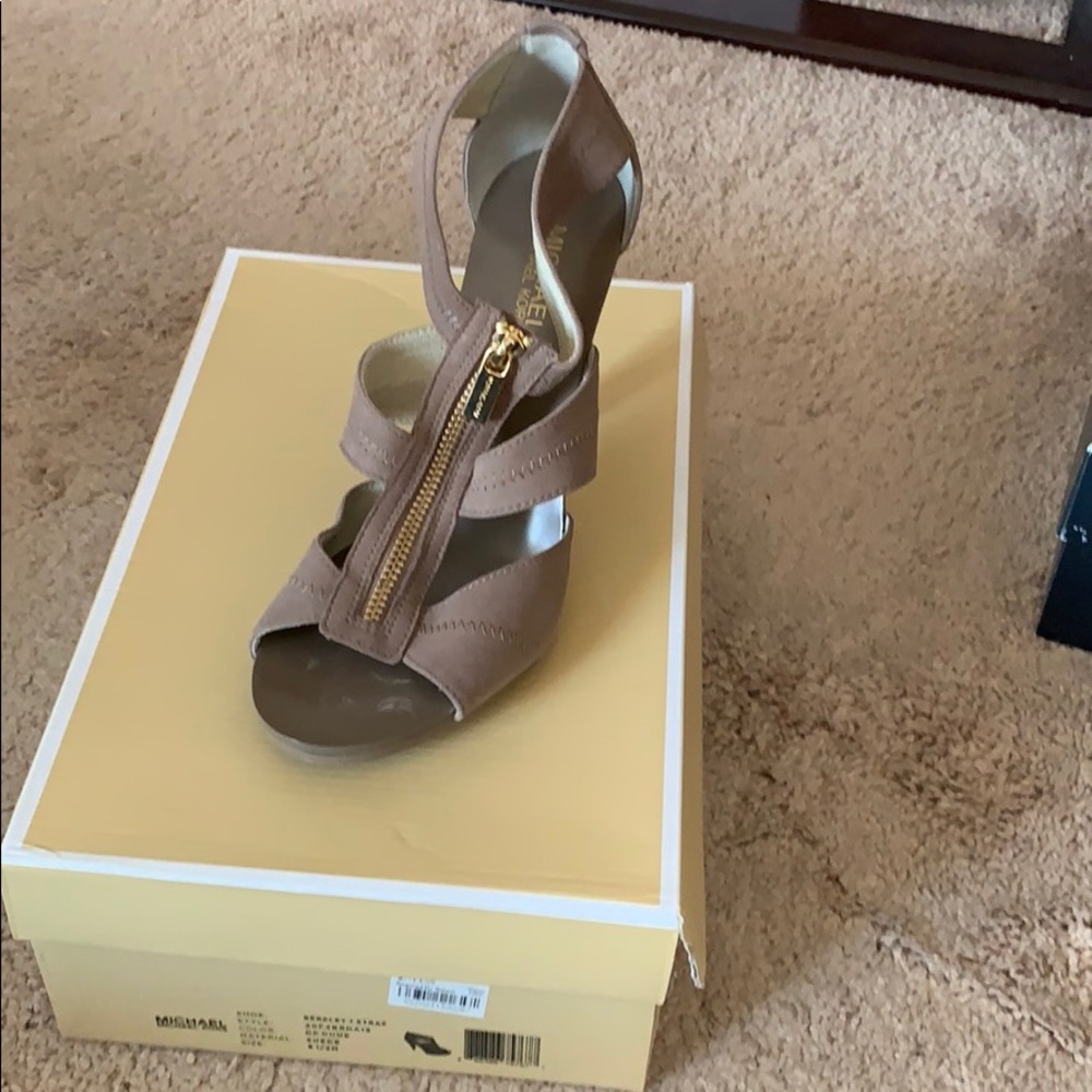 Platform heel